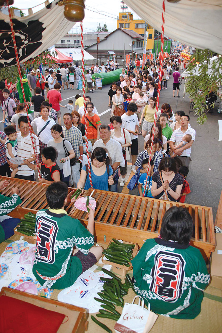 Kiuri Tennō-sai [Cucumber Buddhist Deity Festival] (Sukagawa City)